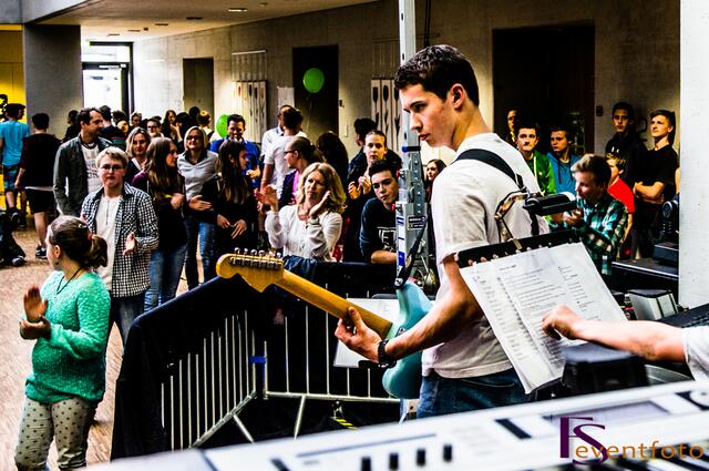 Baerenbande rockt die Friedberger Realschule bei 50-jährigen Schuljubiläum 2014