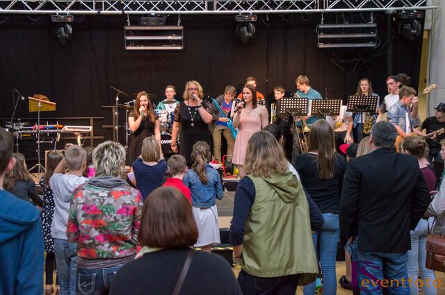 Baerenbande rockt die Friedberger Realschule bei 50-jährigen Schuljubiläum 2014