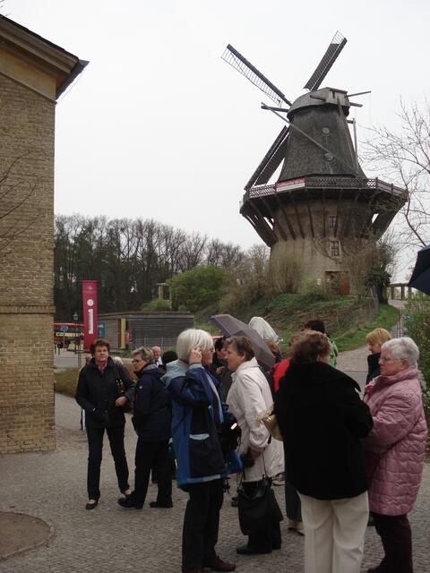 Treffpunkt unter der Historischen Mühle
