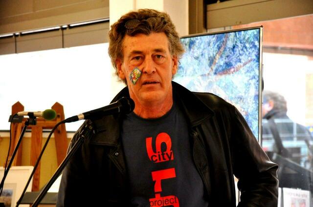 TIMM KRONENBERG Galerist und Künstler der galerie city art (Clemens Galerien Solingen)