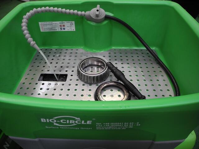BIO-CIRCLE aus Gütersloh mit einem biologischen Teilewaschtisch