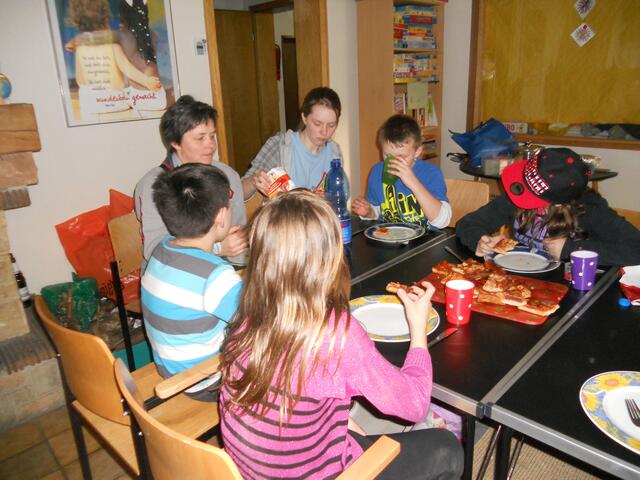 Endlich ist die Pizza auf dem Tisch