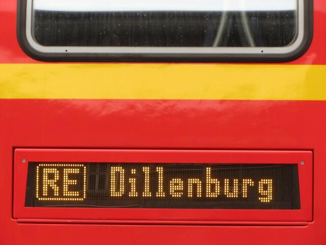 Anzeige am Doppelstockwagen