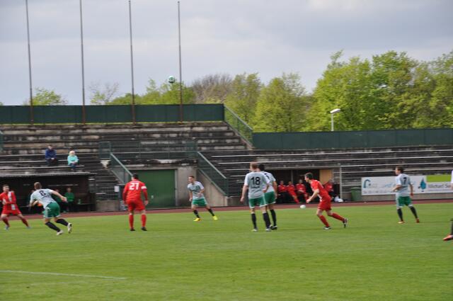 Fußball im Leinestadion in Letter - SG Letter 05 gegen den TuS Niedernwöhren.