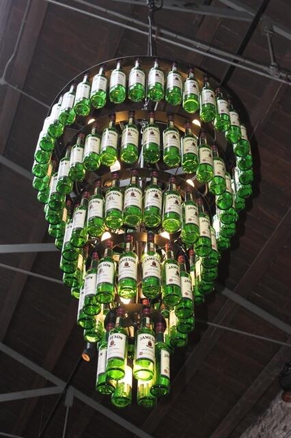Lampen in der Jameson Whiskey Distillery