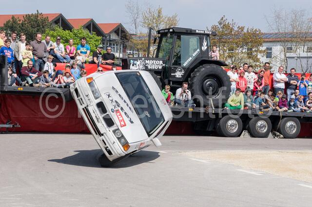 Monstertrucks - Familie René Stey zeigt große Stuntshow in Friedberg