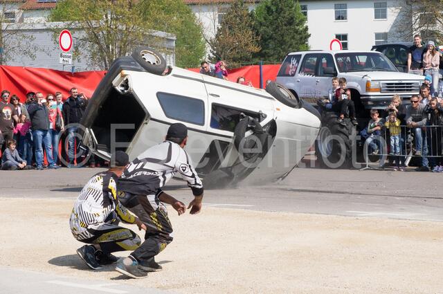 Monstertrucks - Familie René Stey zeigt große Stuntshow in Friedberg
