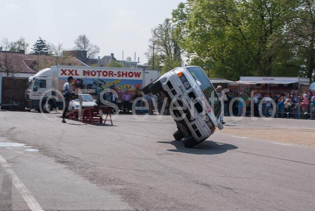 Monstertrucks - Familie René Stey zeigt große Stuntshow in Friedberg