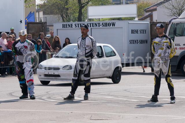 Monstertrucks - Familie René Stey zeigt große Stuntshow in Friedberg