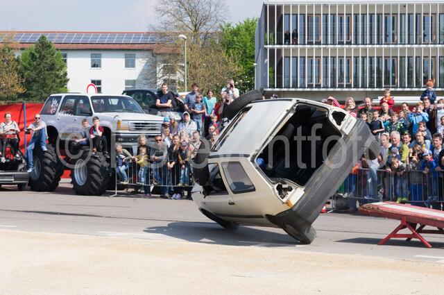 Monstertrucks - Familie René Stey zeigt große Stuntshow in Friedberg
