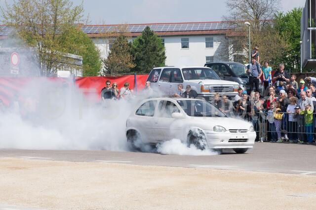 Monstertrucks - Familie René Stey zeigt große Stuntshow in Friedberg