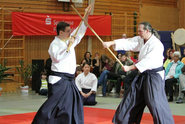 Jodo  mit Robert (6: Dan) | Foto: Felix von Solemacher