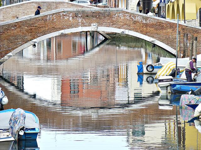 Auf einem Kanal in Ghioggia an der Italienischen Adria.