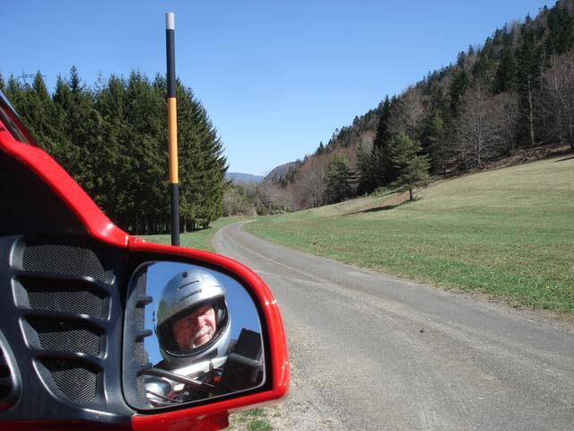 Auf einsamen Waldwegen