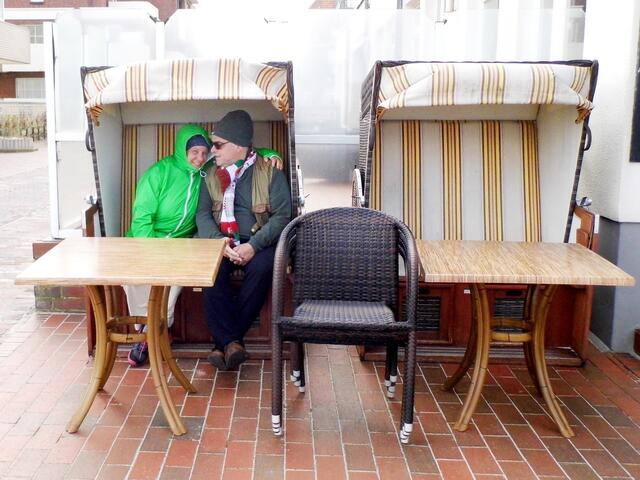 Tete à Tete im Standkorb