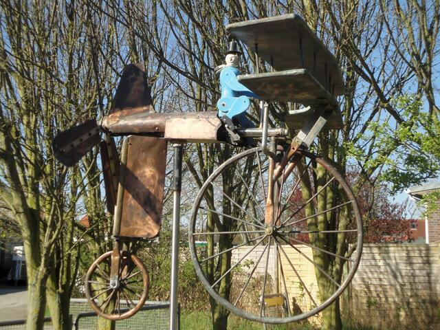 Kunstwerk am Flugplatz