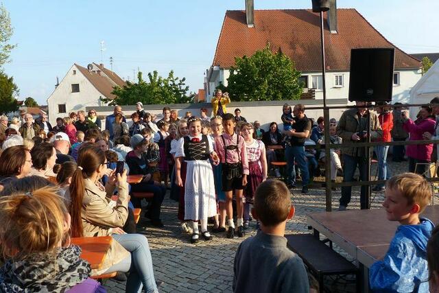 die Tanzgruppe der Grundschule