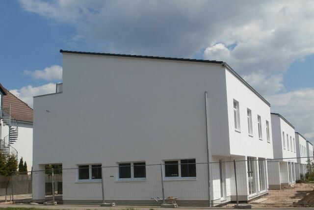 30. April 2014 > Fassade ist fertiggestellt.
