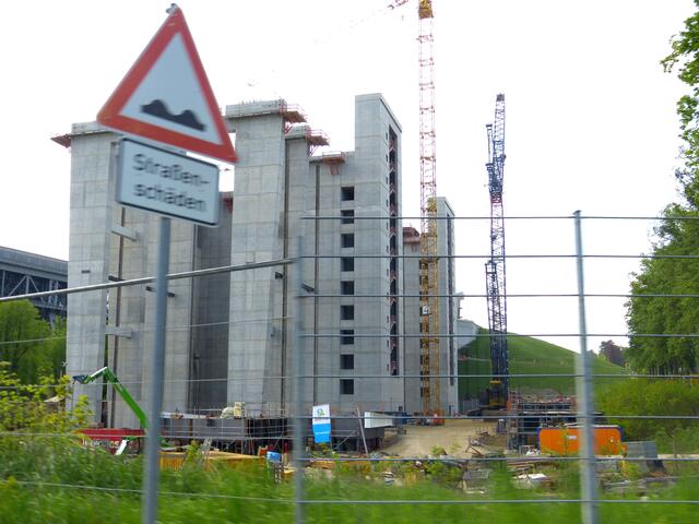 Hier werden ab 2016 Schiffe 36 m hinauf oder hinabgehoben !