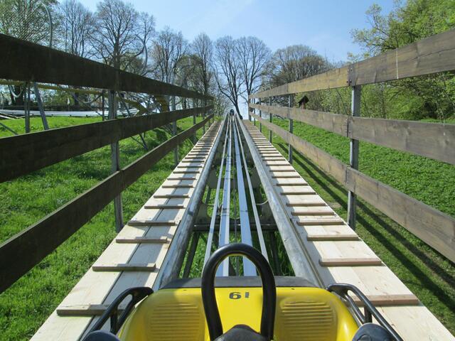 Rodelbahn in Bergen! Mit 43,76 kmh nach unten.........und langsam wieder rauf!