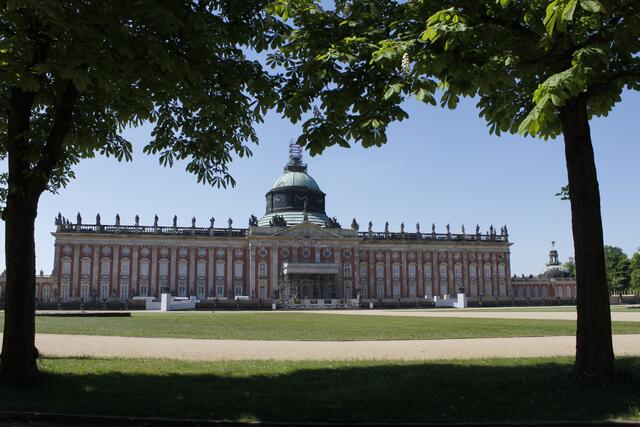 Neues Palais von hinten