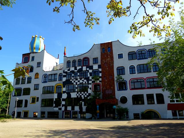 Schulhofseite.