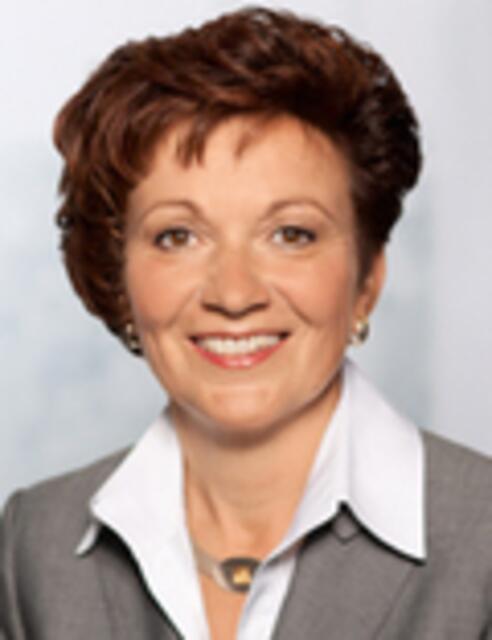 Sabine Tippelt, im Landtag Niedersachsen, u.A. für Wirtschaft u. Tourismus zuständig. Am 12.03.14, mit Erinnerung am 01.05.14, bat ich sie, bei Minister Lies eine Antwort auf meinen Antrag vom 06.12.13 zu Kombi-Kanu-Fischpässen zu erwirken. Antwort, LeineLand bewußt 07.05.14 _ http://sabine-tippelt.de _http://www.myheimat.de/hannover-mitte/politik/leineland-buerger-gestalten-mith-gruenespd-nieders-regierung-foerdert-kanu-tourismusentwicklung-zb-im-leineland-mit-nebenfluessen-und-somit-die-rekrs-d2509540.htm | Foto: NDS Landtag