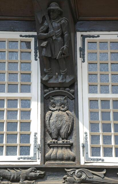 Kunstvolle Schnitzereien am Huneborstelschen Haus in Braunschweig (Burgplatz) (Foto: Katja Woidtke)