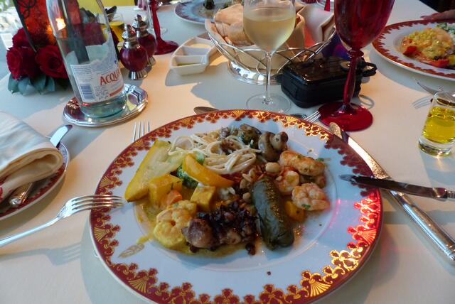 Grandioses Büffett - Abendessen im berühmten Burj Al Arab