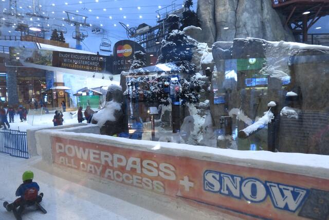 Ski- und Rodelhalle in dieser Mall .....