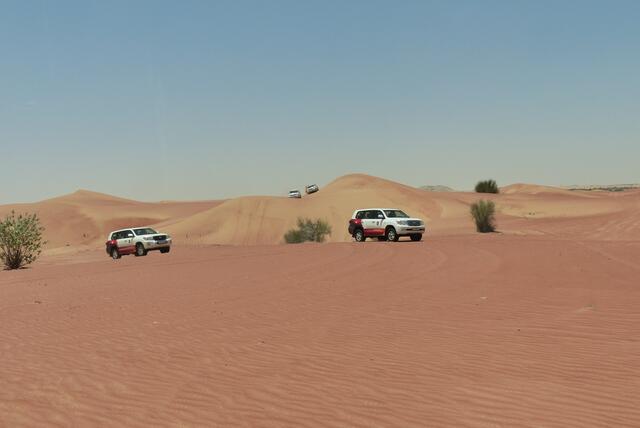 6. Tag: Abenteuerliche Jeepsafari durch die Wüste