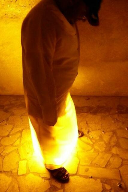 Ibo demonstriert die "arabische Lampe"    :-))))