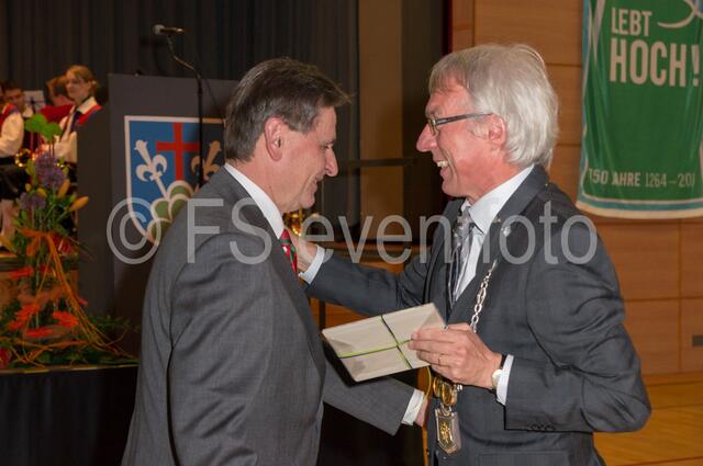 "Ich bin dann mal weg!" - Nach 12 Jahren Amtszeit als Bürgermeister für Friedberg verabschiedet sich Dr. Peter Bergmair als Friedbergs Rathaus-Chef.