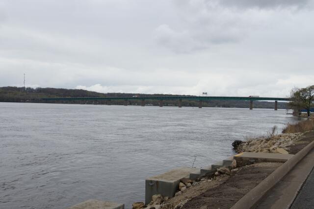 Brücke über den Mississippi