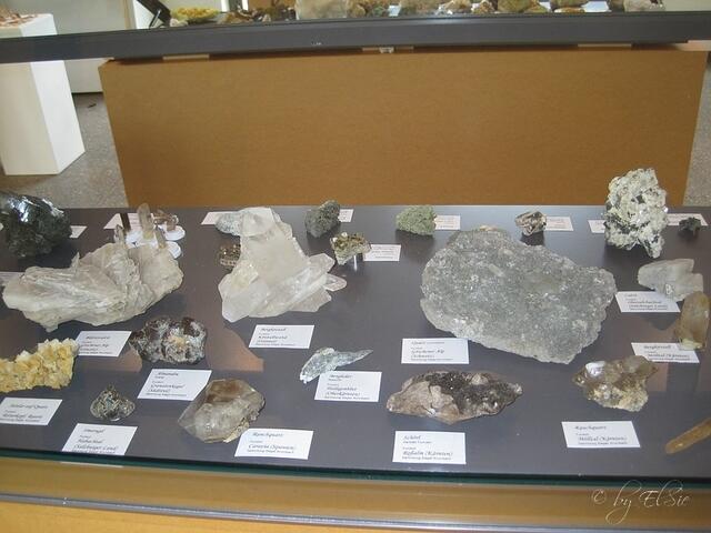Vitrine "Alpine Mineralien"