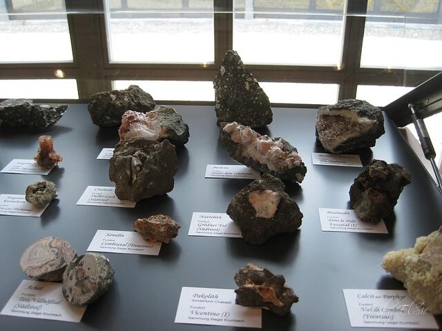 Mineralien aus Eruptivgesteinen