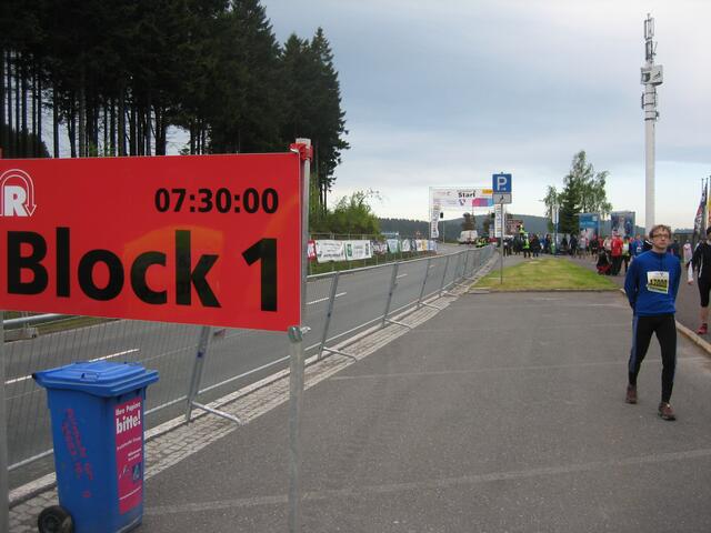 Rennsteig Lauf: Die Startblöcke sind noch leer
