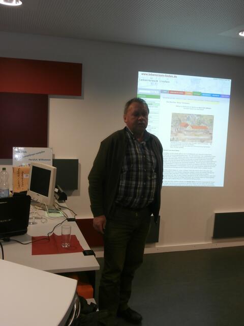 Im Halbdunkel: Manfred Wassmann, Mit-Initiator des Internet-Portals "Lebensraum Linden".