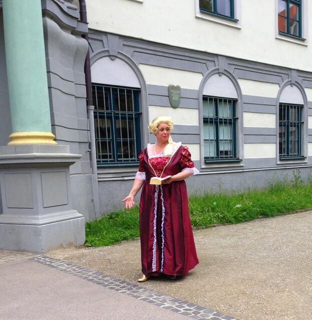Wir treffen die Maquise D´Urfe