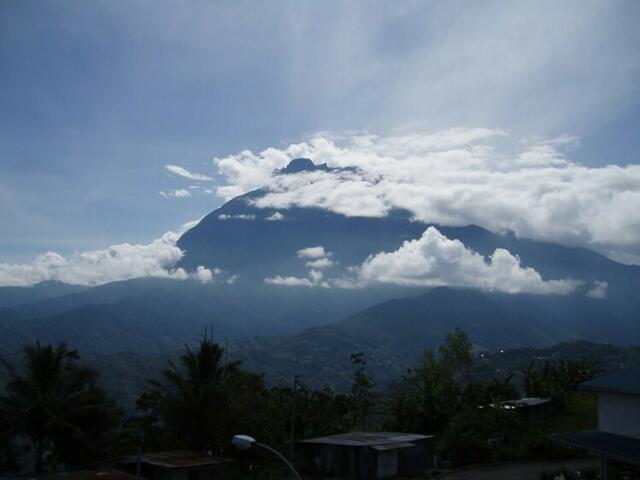 Abschied vom Mount Kinabalu, Sabah. Foto: Wikipedia Commons