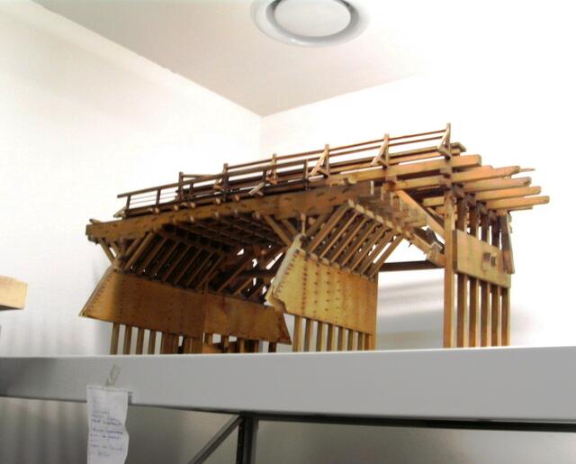 Holzmodell einer Lechbrücke