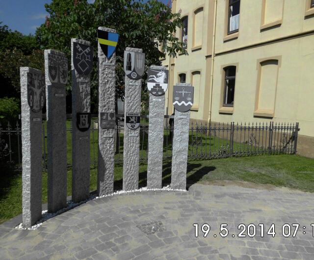 Die Wappenstehlen der sieben Ronnenberger Stadtteile