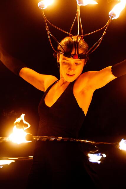 Den Tag wird Fantômes des Flammes mit ihrer Feuershow "Toxic" abschließen (gegen 23.00 Uhr)