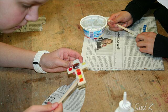 Ein fertiges Mosaikkreuz