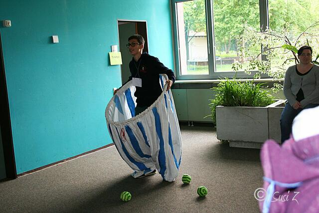 Obelix beim Bälle fangen