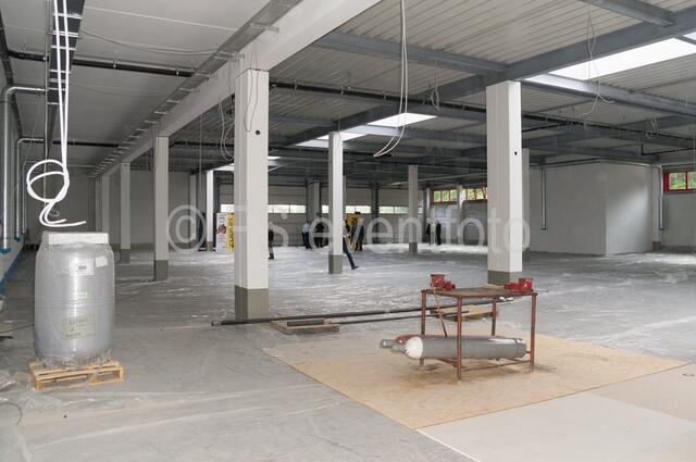 Grundsteinlegung in der neuen BRK-Einsatzzentrale Friedberg - Raum für 21 Einsatzfahrzeuge bietet die neue KfZ-Halle