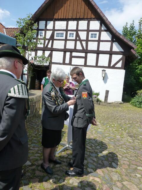 Robin Gießelmann erhält den Mennecke-Orden