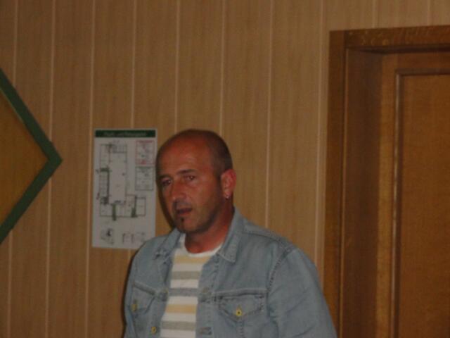 Thommy Kling organisierte ein Bergtour nach Oberammergau im Oktober 2013 und berichtet in der Mitgliederversammlung darüber.