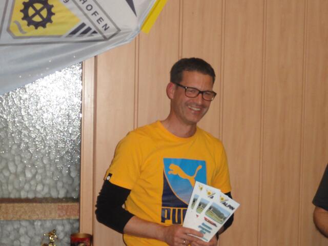 Michael Grashei hat wieder einen ganz tollen Flyer über das Sommerprogramm der Abteilung erstellt und wünscht sich, dass dieser in möglichst vielen Stellen in Gersthofen ausgelegt wird.