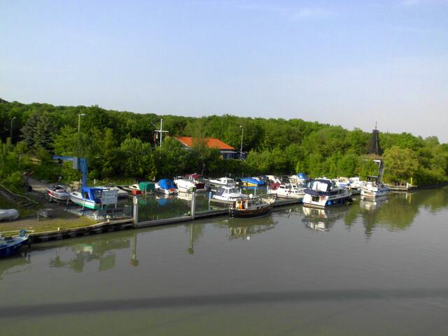 Der Sehnder Hafen von oben und gut besucht.       Immer ein Blick und Bild wert.